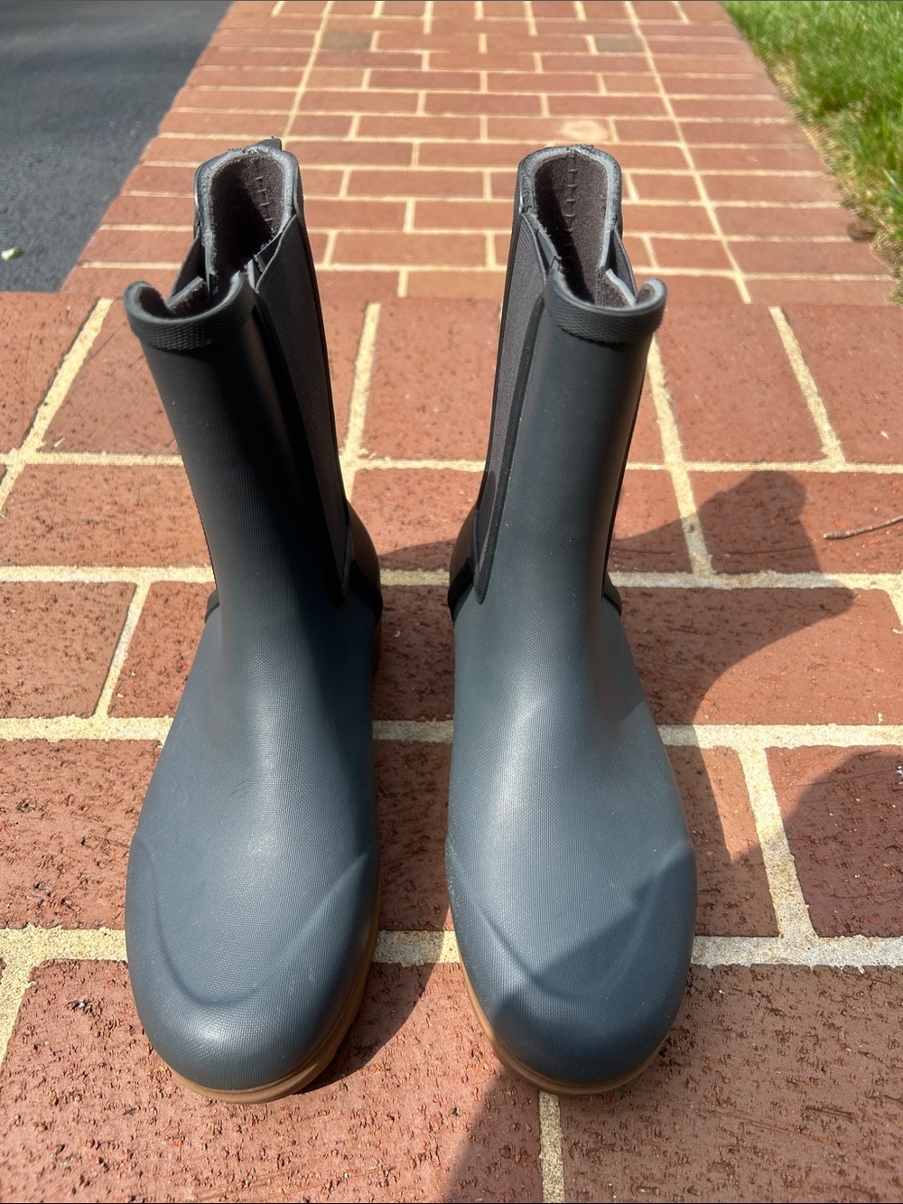 Like New Bogs Women's Holly Tall Chelsea Gray Waterproof Boots Size 7